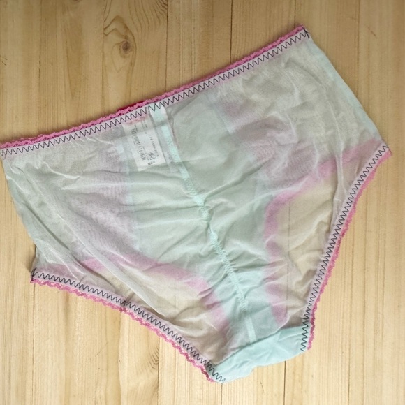 Cosmopolitan Bra and Panty Set. Size Medium, New with tags. - Picture 4 of 7